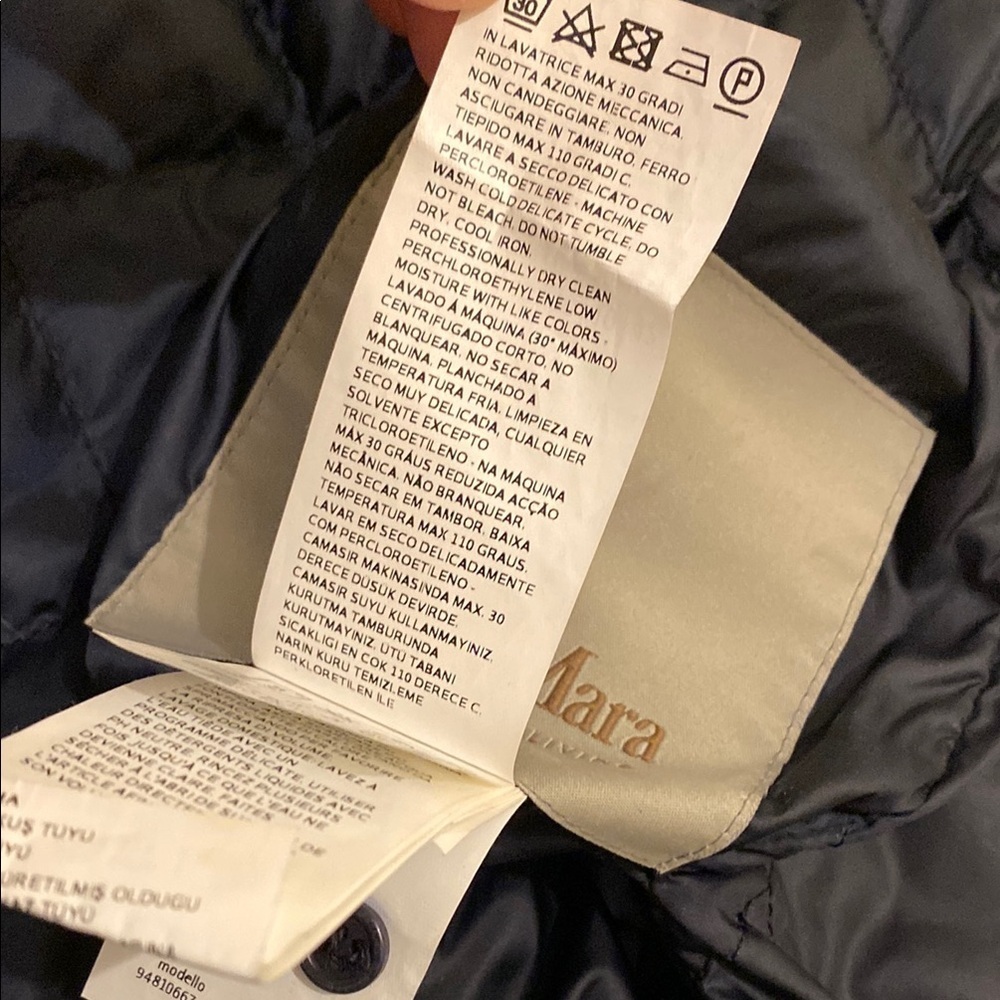‘S MAXMARA Navy Quilted Hooded Reversed Jacket. Size 8 ( missing belt) - Picture 8 of 14